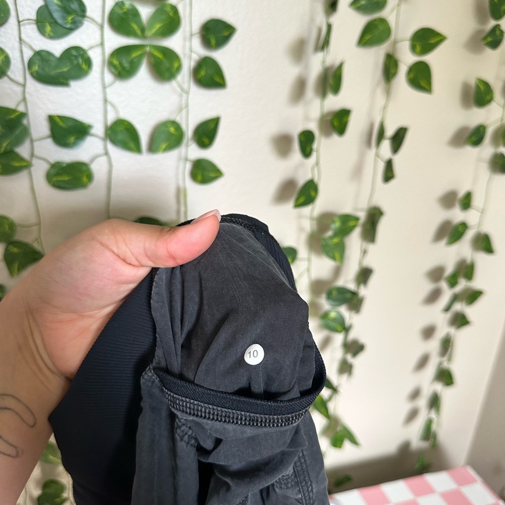 lululemon athletica Black Cargo Pants tencel cool fabric size 10 - Picture 6 of 6